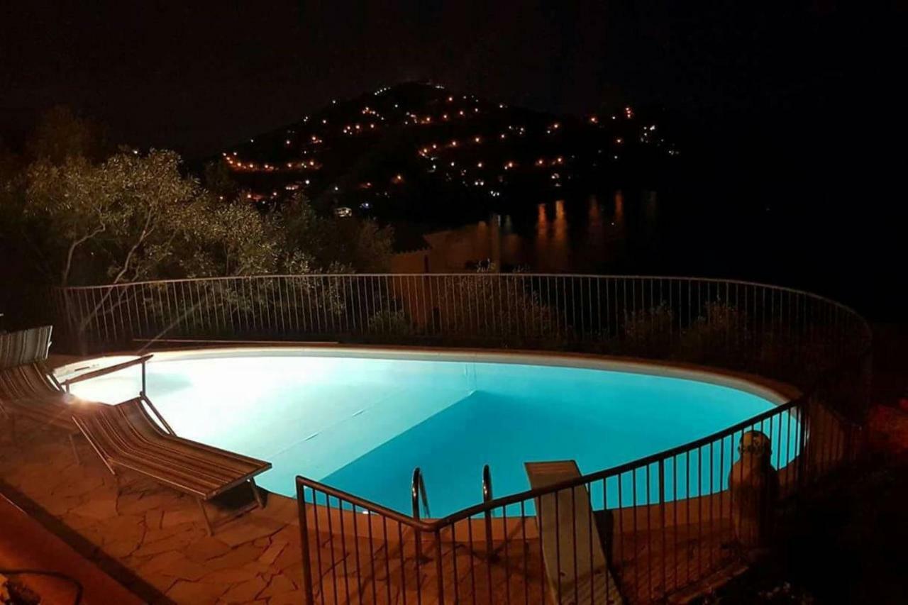 Villa Panoramica Tra Suggestive Notti Stellate. Torre delle Stelle Kültér fotó