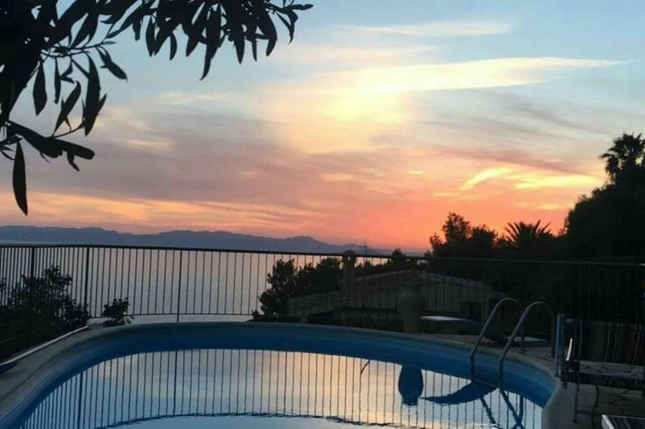 Villa Panoramica Tra Suggestive Notti Stellate. Torre delle Stelle Kültér fotó